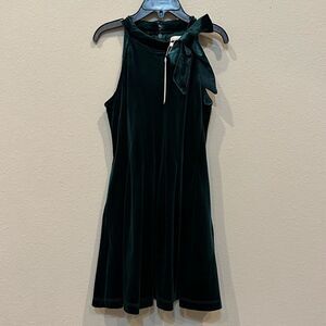 Gianni Bini Girls‎ Sleeveless Halter Green Velvet Dress size 6